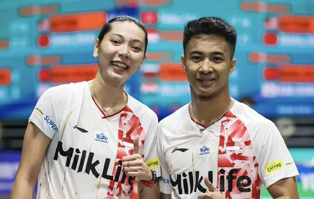 日本队轻取法国队，黄鸭组合高光表现的简单介绍