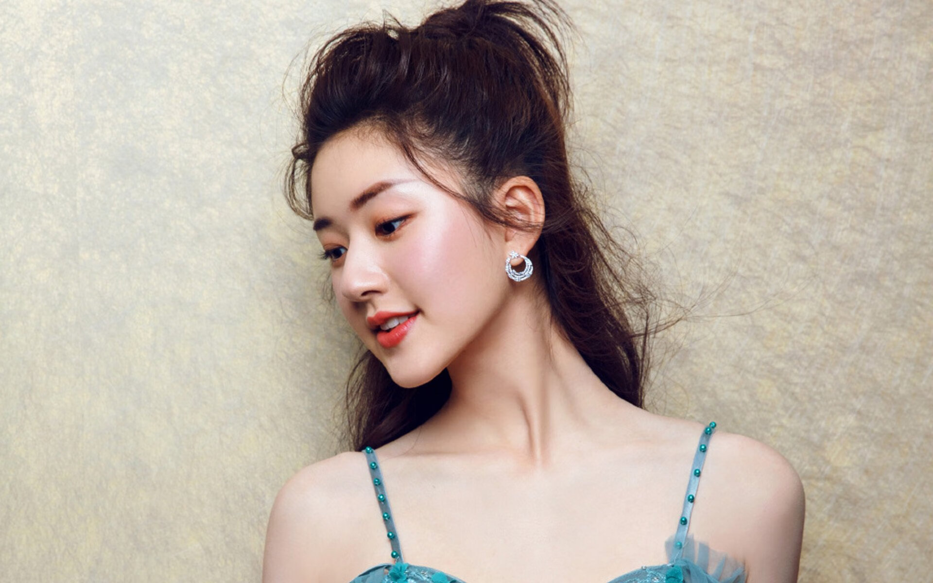 绿茵棋局，当精密战术遇见孤胆英雄